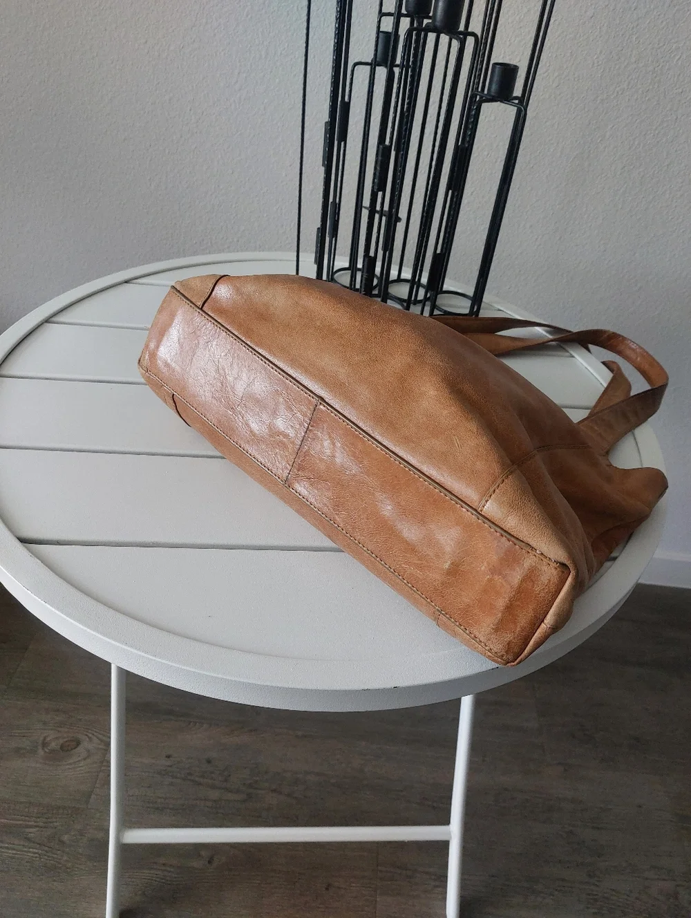 "Hobo The Original " Classic Tan Leather Shoulder Bag with Buckle Detail - Picture 5 of 10